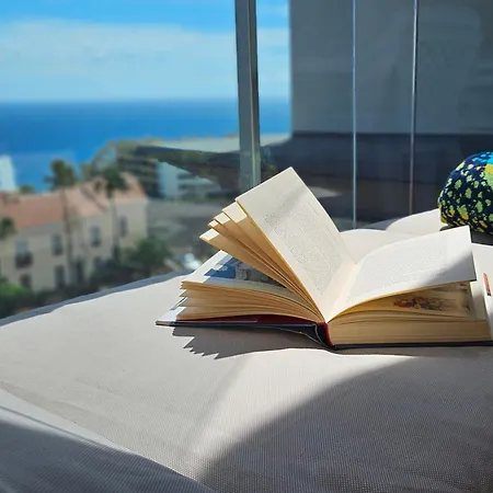 Apartmán Sunny Ocean View With Large Rooftop Terrace & Pool Golf Del Sur 81 M2 *