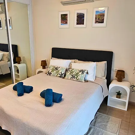شقة Sunny Ocean View With Large Rooftop Terrace & Pool Golf Del Sur 81 M2